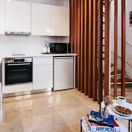 Phaedrus Living: Luxury Maisonette Lighthouse 60 Apartament