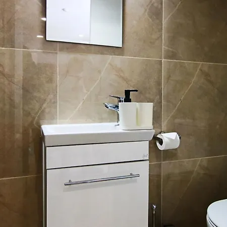 Phaedrus Living: Luxury Maisonette Lighthouse 60 Apartament