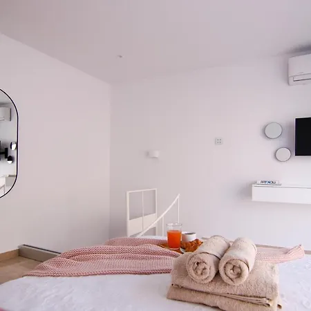 Phaedrus Living: Luxury Maisonette Lighthouse 60
