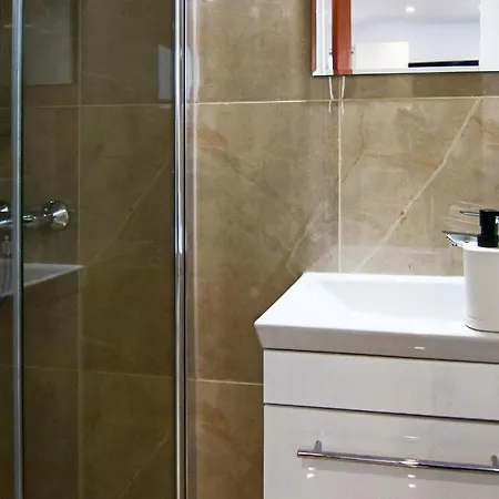 Apartment Phaedrus Living: Luxury Maisonette Lighthouse 60